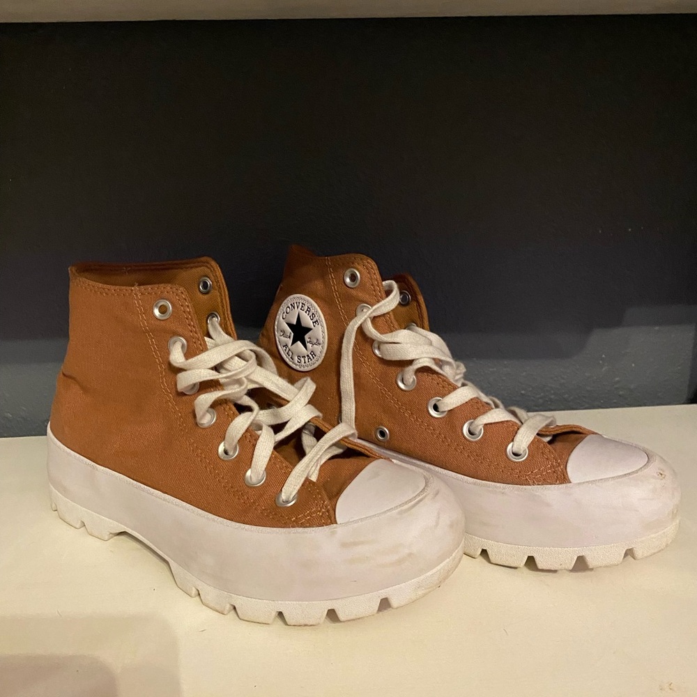 brown high top converse